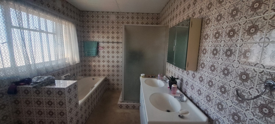 To Let 3 Bedroom Property for Rent in Edenvale Central Gauteng