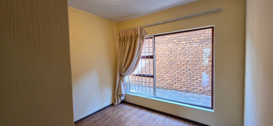 2 Bedroom Property for Sale in Bassonia Gauteng