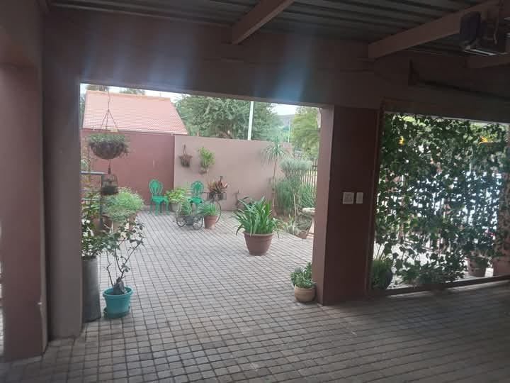 To Let 2 Bedroom Property for Rent in Parktown Estate Gauteng