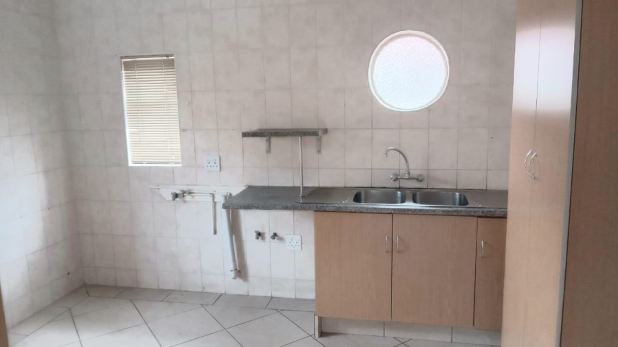 To Let 2 Bedroom Property for Rent in Parktown Estate Gauteng