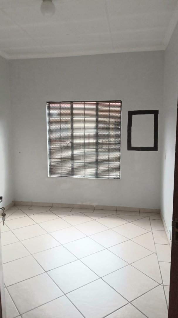 To Let 2 Bedroom Property for Rent in Parktown Estate Gauteng