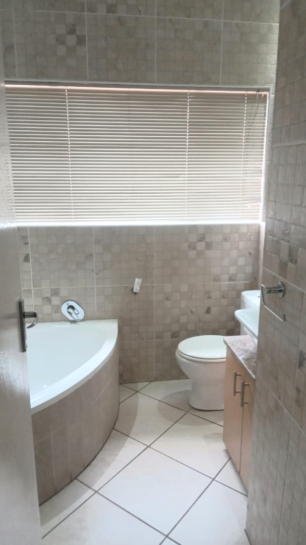 To Let 2 Bedroom Property for Rent in Parktown Estate Gauteng