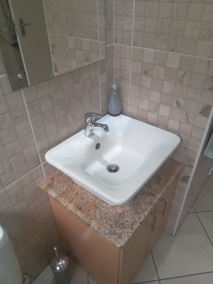 To Let 2 Bedroom Property for Rent in Parktown Estate Gauteng
