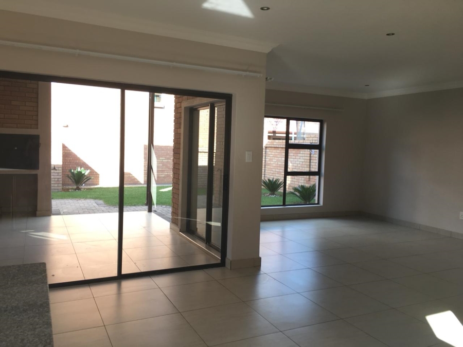 To Let 3 Bedroom Property for Rent in Equestria Gauteng