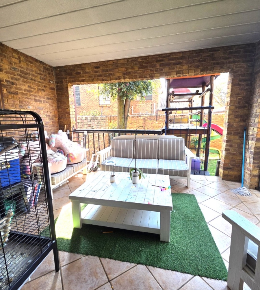 To Let 3 Bedroom Property for Rent in North Riding Gauteng