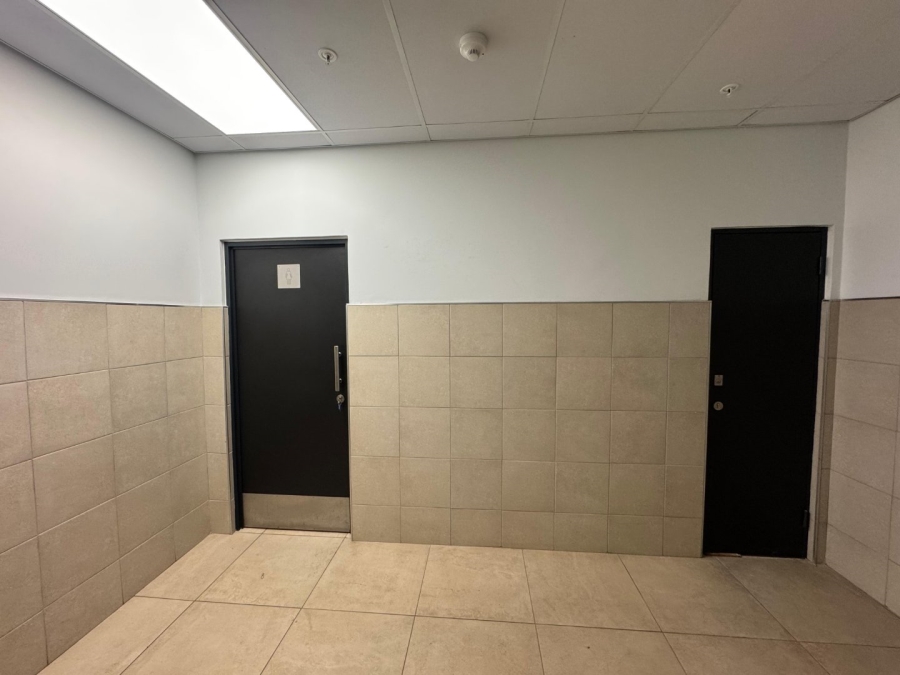 To Let Commercial Property for Rent in Olievenhoutbosch Gauteng