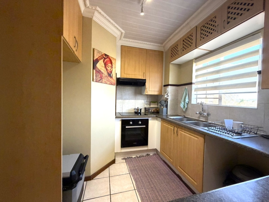 2 Bedroom Property for Sale in Die Hoewes Gauteng