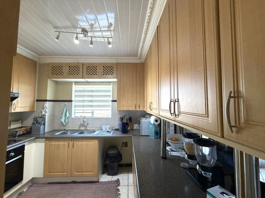 2 Bedroom Property for Sale in Die Hoewes Gauteng