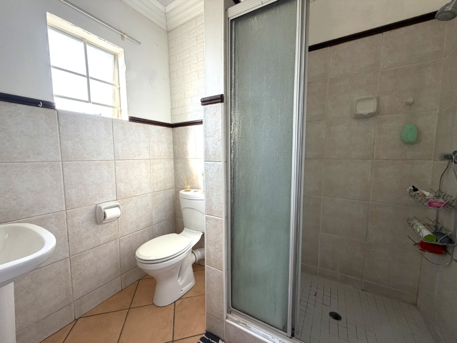 2 Bedroom Property for Sale in Die Hoewes Gauteng