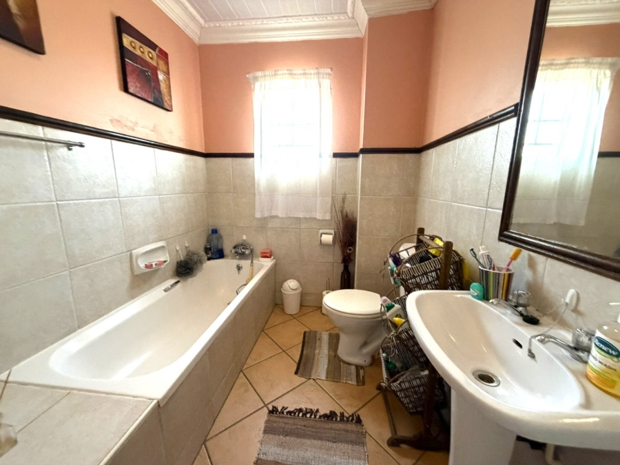 2 Bedroom Property for Sale in Die Hoewes Gauteng