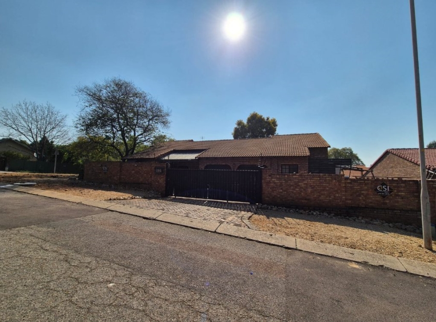 8 Bedroom Property for Sale in Newlands Gauteng