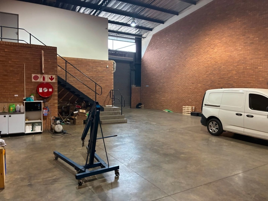 To Let Commercial Property for Rent in Driehoek Gauteng