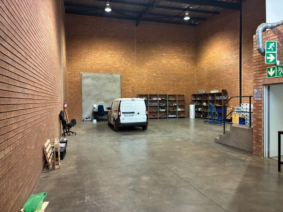 To Let Commercial Property for Rent in Driehoek Gauteng