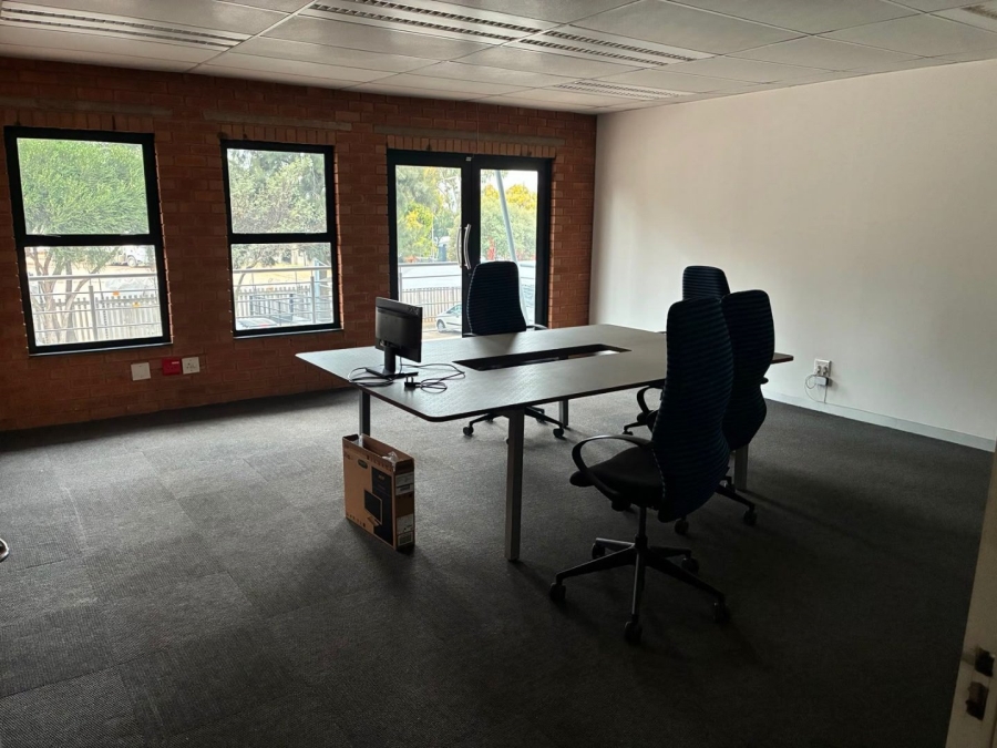 To Let Commercial Property for Rent in Driehoek Gauteng