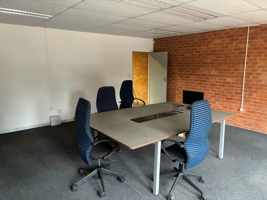 To Let Commercial Property for Rent in Driehoek Gauteng