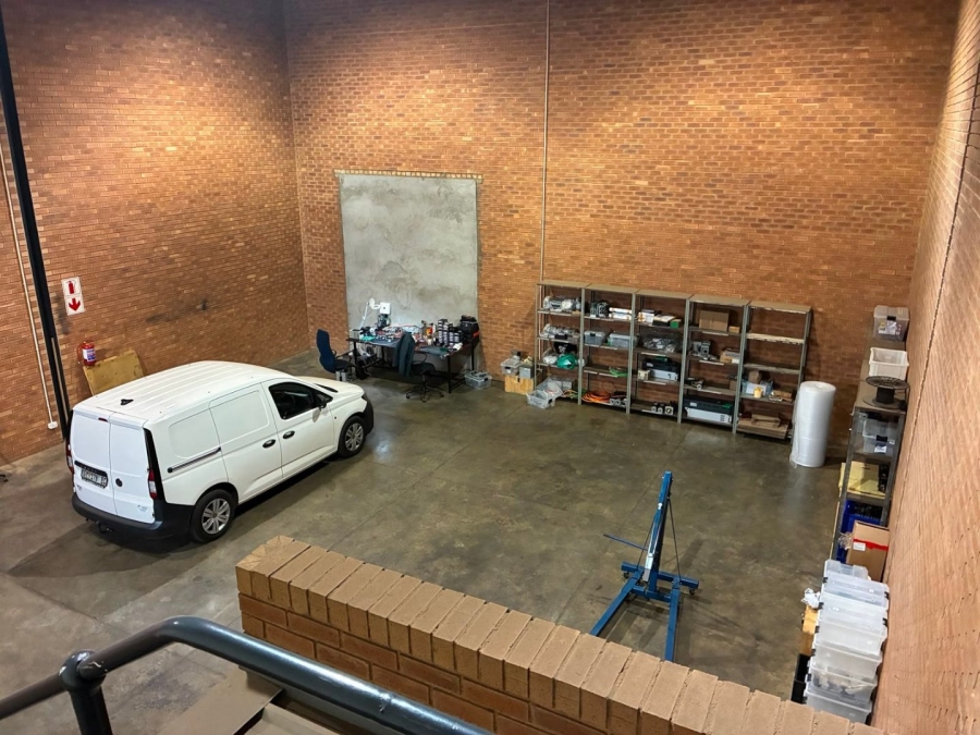 To Let Commercial Property for Rent in Driehoek Gauteng