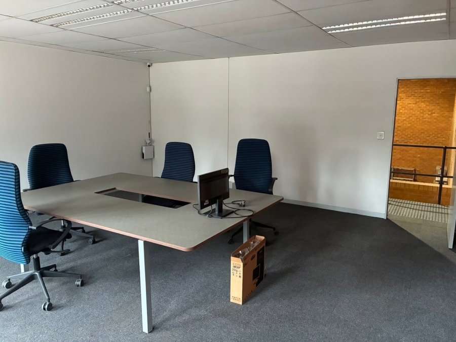 To Let Commercial Property for Rent in Driehoek Gauteng