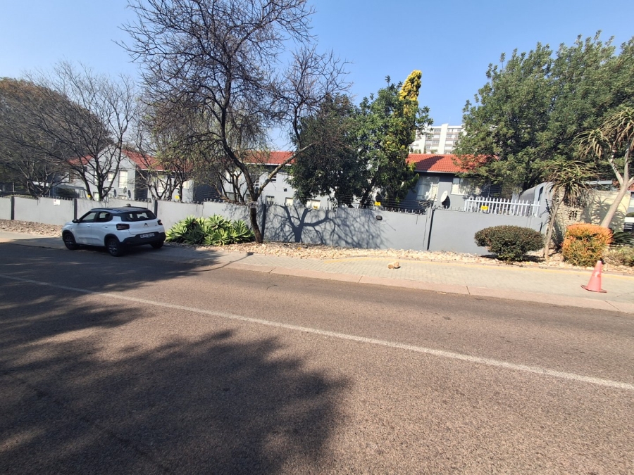 2 Bedroom Property for Sale in La Montagne Gauteng