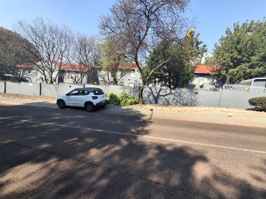 2 Bedroom Property for Sale in La Montagne Gauteng