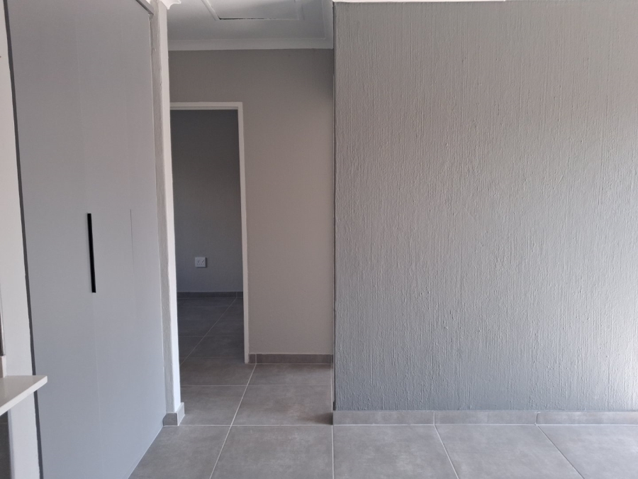 2 Bedroom Property for Sale in La Montagne Gauteng