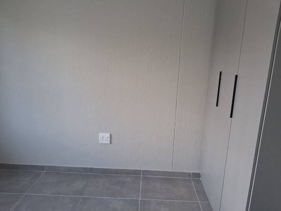 2 Bedroom Property for Sale in La Montagne Gauteng