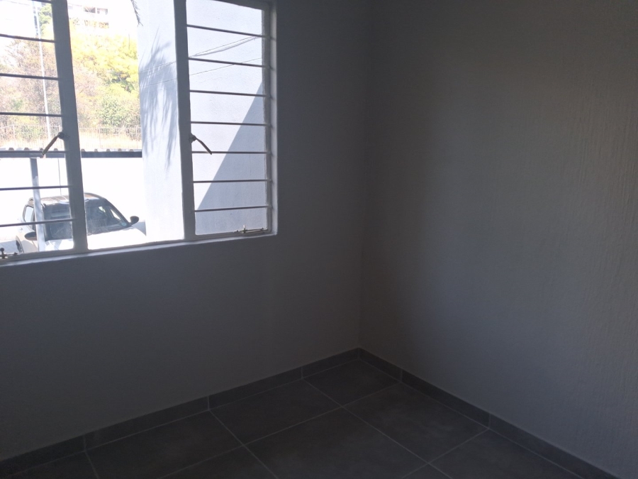 2 Bedroom Property for Sale in La Montagne Gauteng