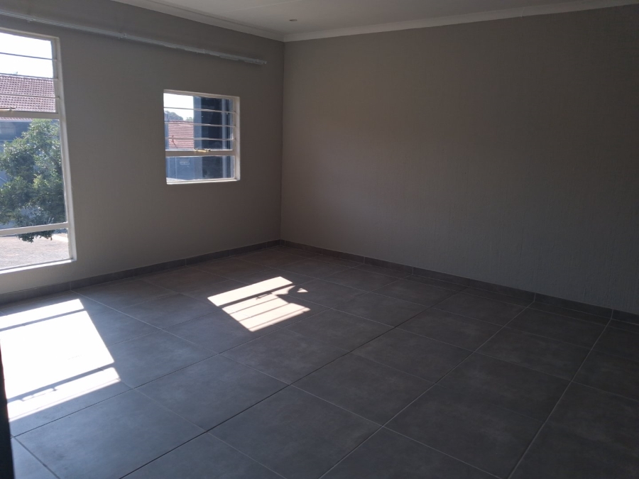 2 Bedroom Property for Sale in La Montagne Gauteng