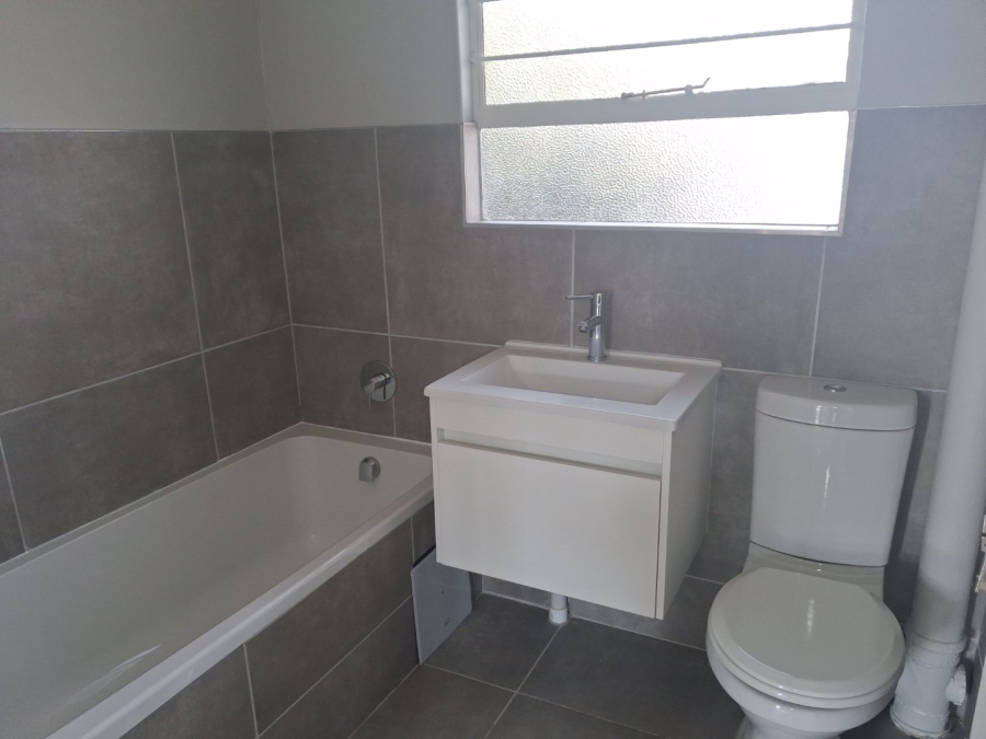 2 Bedroom Property for Sale in La Montagne Gauteng