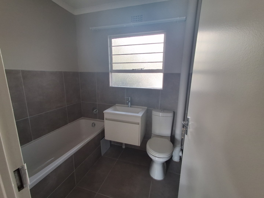 2 Bedroom Property for Sale in La Montagne Gauteng