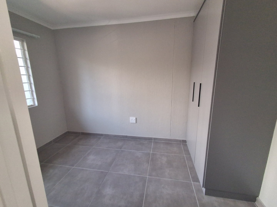 2 Bedroom Property for Sale in La Montagne Gauteng