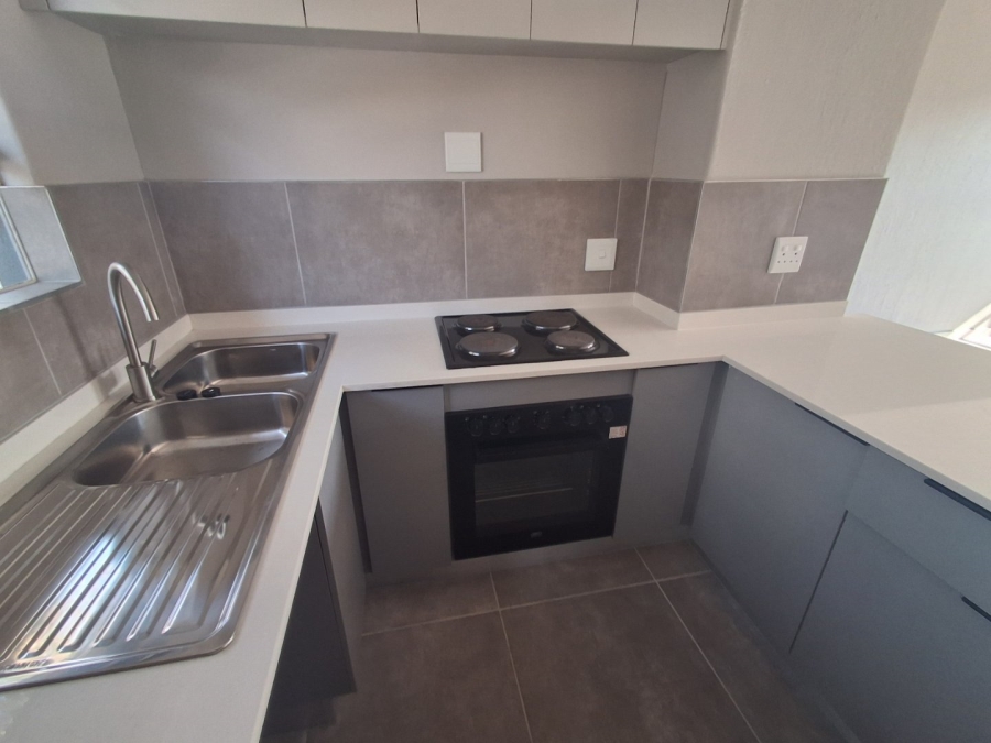 2 Bedroom Property for Sale in La Montagne Gauteng