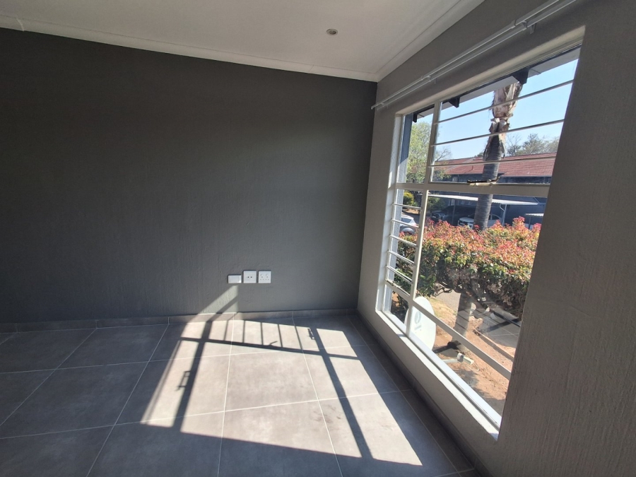 2 Bedroom Property for Sale in La Montagne Gauteng