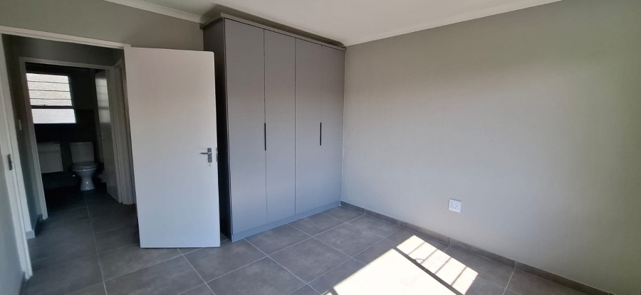 2 Bedroom Property for Sale in La Montagne Gauteng