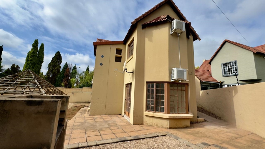 To Let 4 Bedroom Property for Rent in Monument Park Gauteng