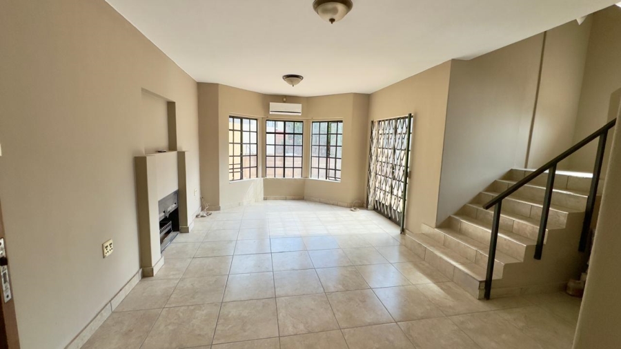 To Let 4 Bedroom Property for Rent in Monument Park Gauteng