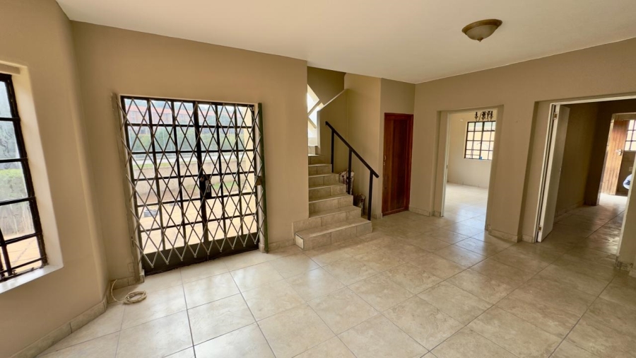 To Let 4 Bedroom Property for Rent in Monument Park Gauteng