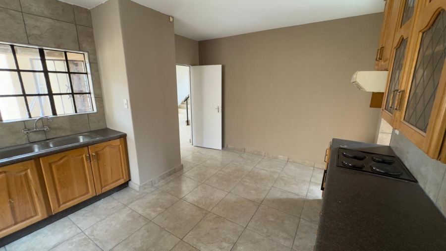 To Let 4 Bedroom Property for Rent in Monument Park Gauteng