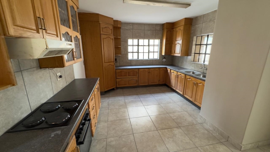 To Let 4 Bedroom Property for Rent in Monument Park Gauteng