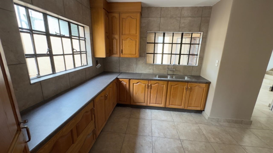 To Let 4 Bedroom Property for Rent in Monument Park Gauteng