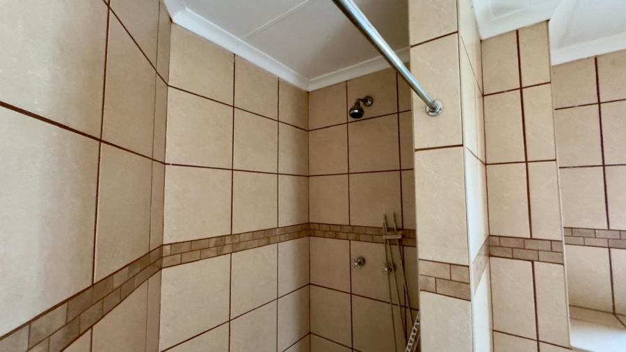 To Let 4 Bedroom Property for Rent in Monument Park Gauteng