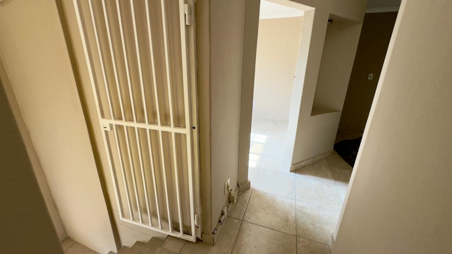 To Let 4 Bedroom Property for Rent in Monument Park Gauteng