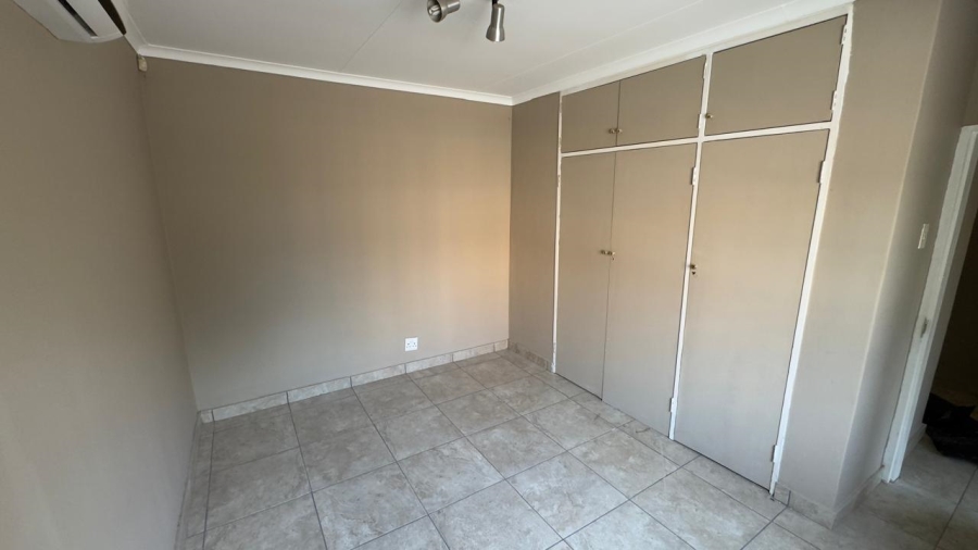 To Let 4 Bedroom Property for Rent in Monument Park Gauteng
