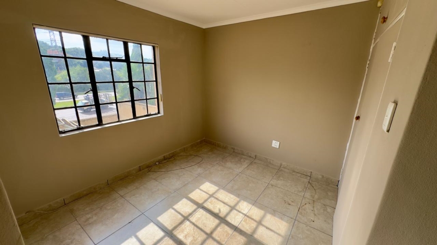 To Let 4 Bedroom Property for Rent in Monument Park Gauteng