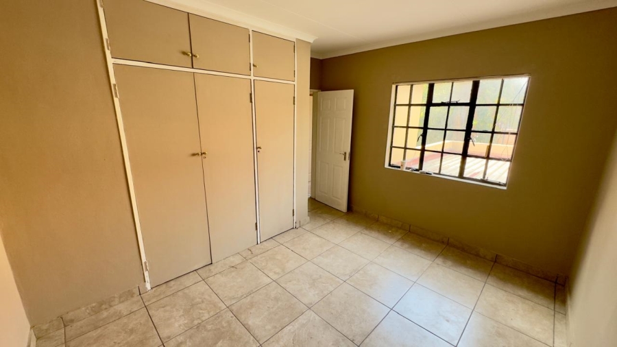 To Let 4 Bedroom Property for Rent in Monument Park Gauteng