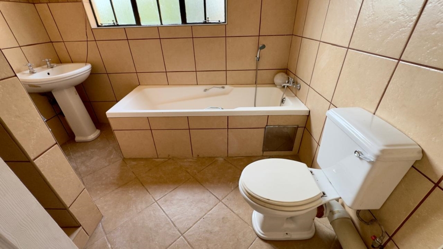 To Let 4 Bedroom Property for Rent in Monument Park Gauteng