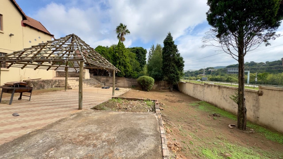 To Let 4 Bedroom Property for Rent in Monument Park Gauteng