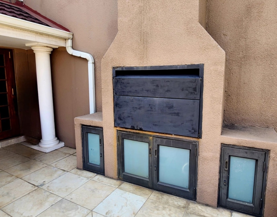 4 Bedroom Property for Sale in Three Rivers Gauteng