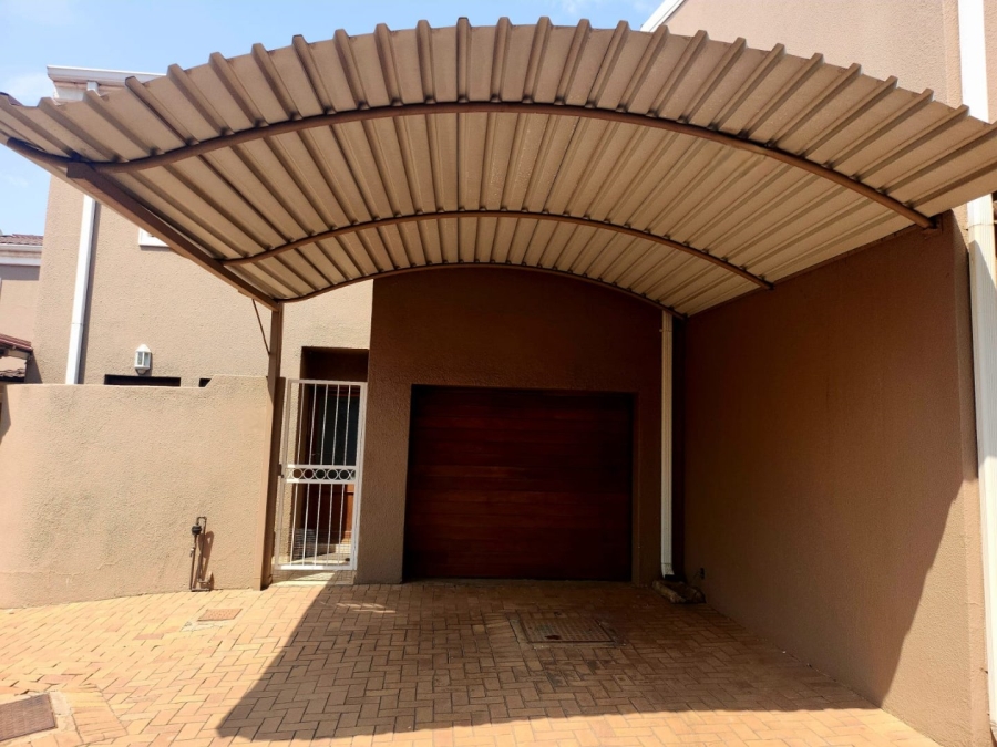 4 Bedroom Property for Sale in Three Rivers Gauteng
