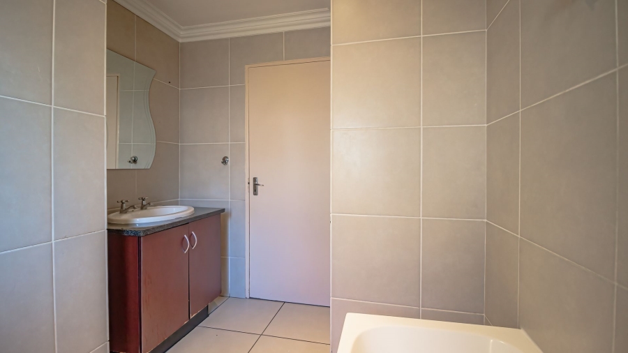 3 Bedroom Property for Sale in Greenstone Hill Gauteng