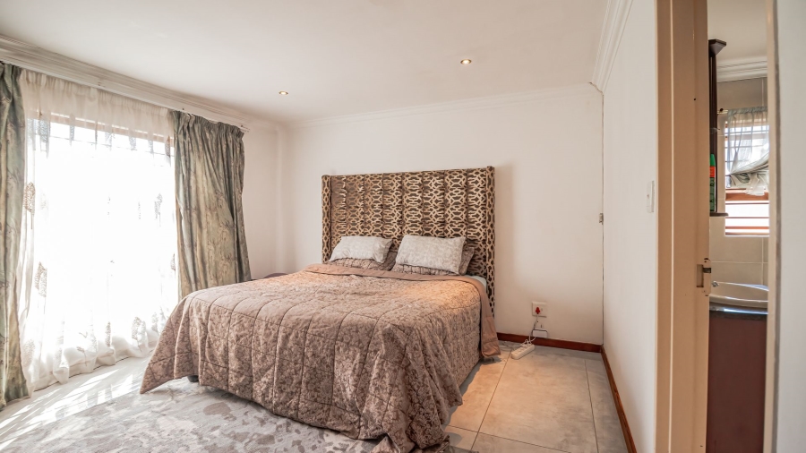 3 Bedroom Property for Sale in Greenstone Hill Gauteng